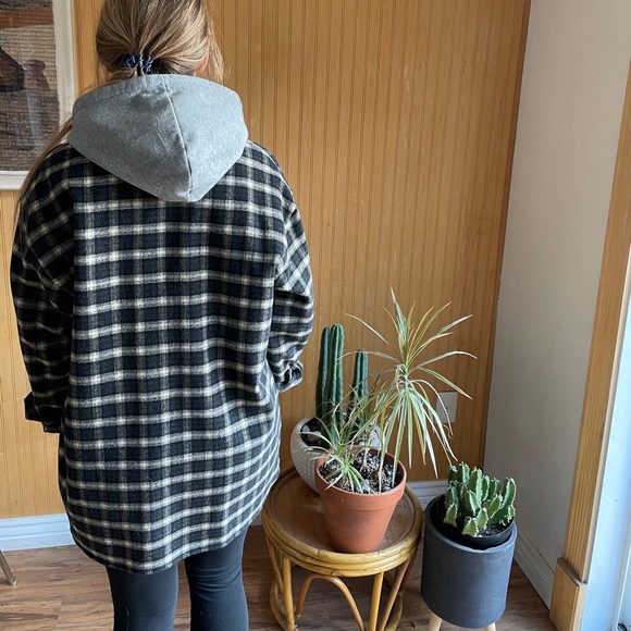 Button down - Picture 4 of 4